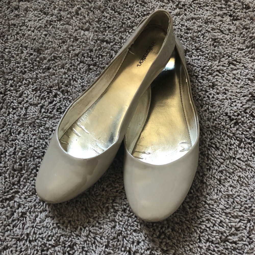 Nude flats